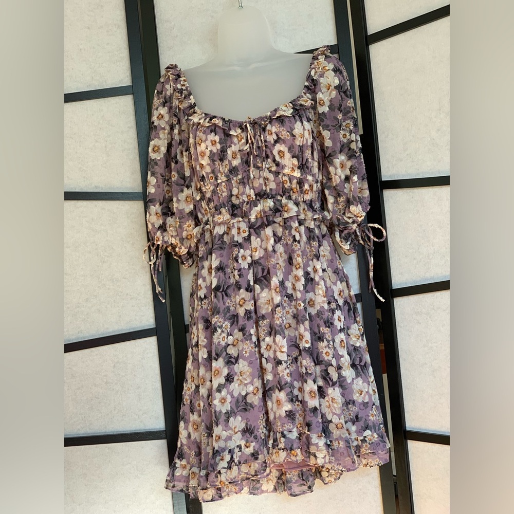 En Saison Lilac Floral Mini Dress ~ Romantic Ruffles ~ Puffy Arms ~ Size M